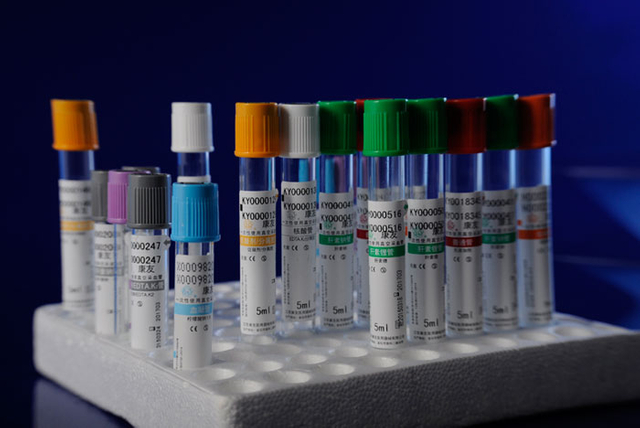 Disposable vacuum blood collection tube